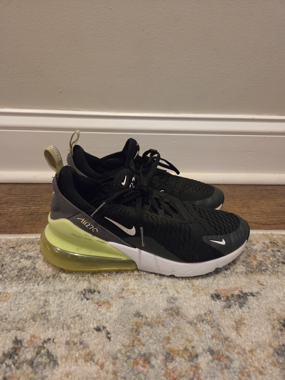 Nike Kids' Air Max 270 Youth Sneakers - Black/Volt Size 5